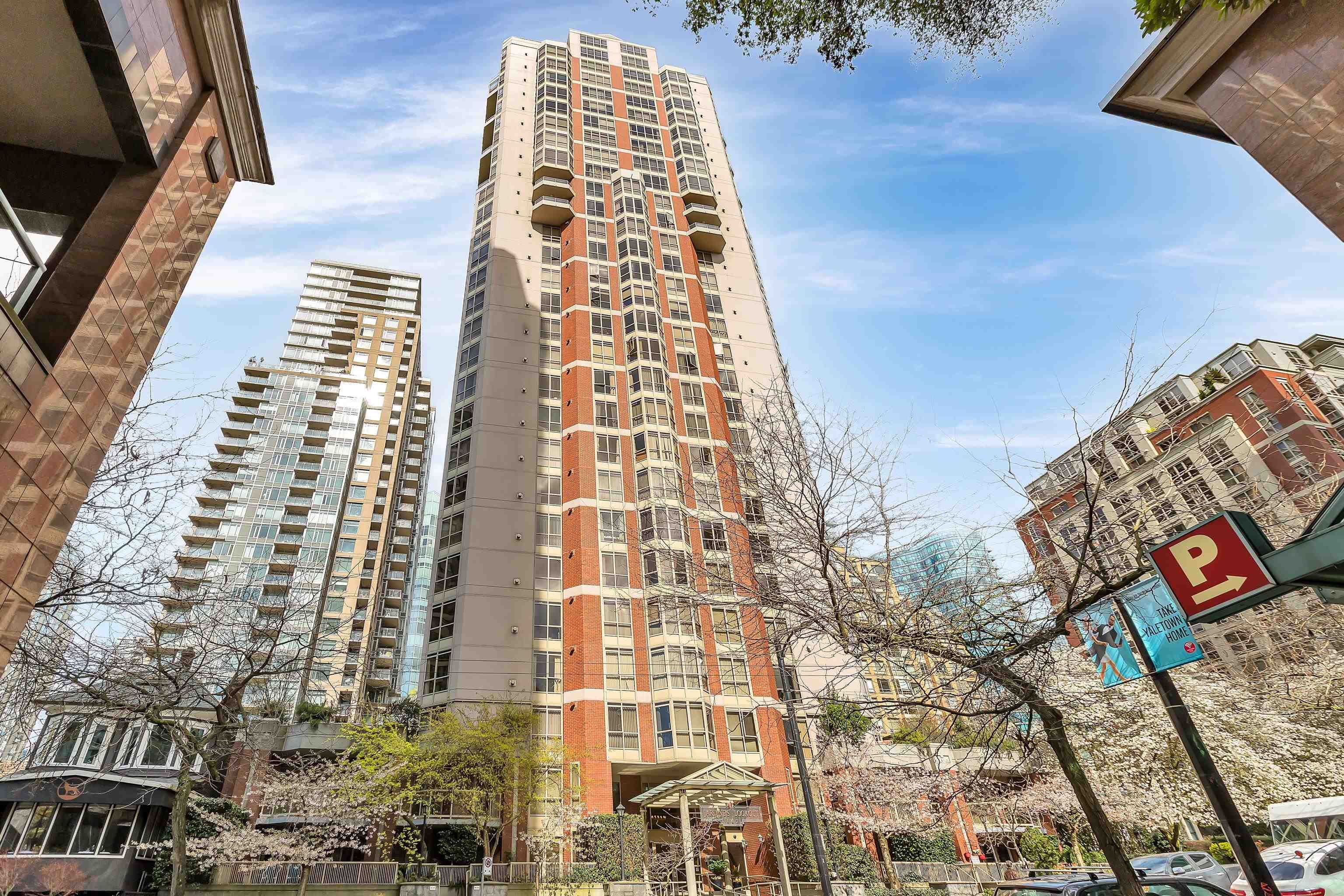 Main Photo: 2205 867 HAMILTON STREET in Vancouver: Yaletown Condo for sale (Vancouver West)  : MLS®# R2669800