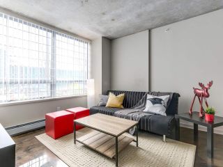 Photo 1: 905 STATION Street in Vancouver: Mount Pleasant VE Condo for sale in "LEFT BANK" (Vancouver East)  : MLS®# R2207266