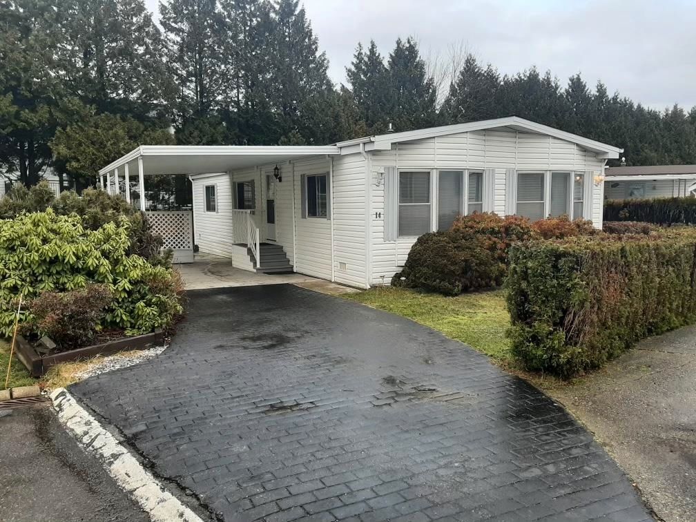 Main Photo: 14 13507 81 Avenue in Surrey: Queen Mary Park Surrey Manufactured Home for sale in "Park Boulavard" : MLS®# R2839134
