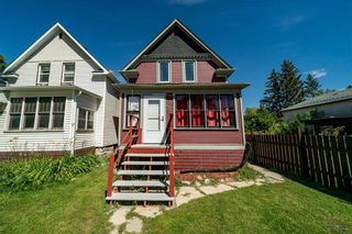 Photo 1: 427 Talbot Avenue in Winnipeg: Elmwood Residential for sale (3A)  : MLS®# 202218788
