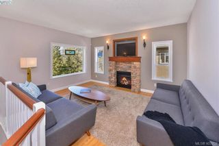 Photo 4: 3845 Holland Ave in VICTORIA: VR Hospital House for sale (View Royal)  : MLS®# 810687