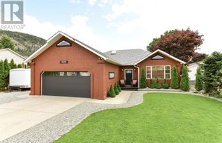 Photo 2: 4026 Smith Way, in Peachland: House for sale : MLS®# 10282004