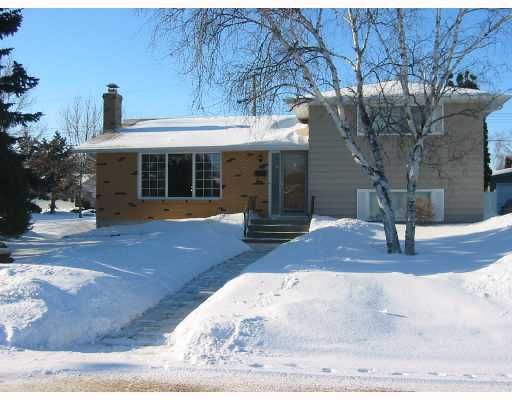 Main Photo: 12 KIRKWALL Crescent in WINNIPEG: North Kildonan Residential for sale (North East Winnipeg)  : MLS®# 2803140