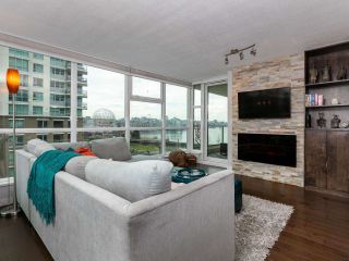 Photo 3: 604 125 MILROSS AVENUE in Vancouver: Downtown VE Condo for sale (Vancouver East)  : MLS®# R2436214