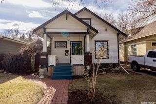 Photo 1: 1231 H Avenue North in Saskatoon: Mayfair Residential for sale : MLS®# SK963291