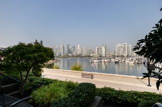 Photo 38: 694 MILLBANK in Vancouver: False Creek Townhouse for sale (Vancouver West)  : MLS®# R2496672