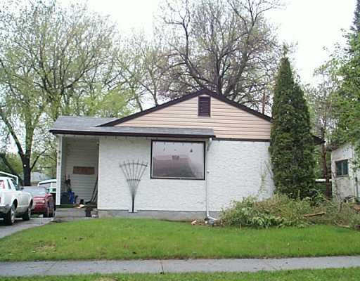 Main Photo: 862 VIMY Road in Winnipeg: Westwood / Crestview Single Family Detached for sale (West Winnipeg)  : MLS®# 2507504