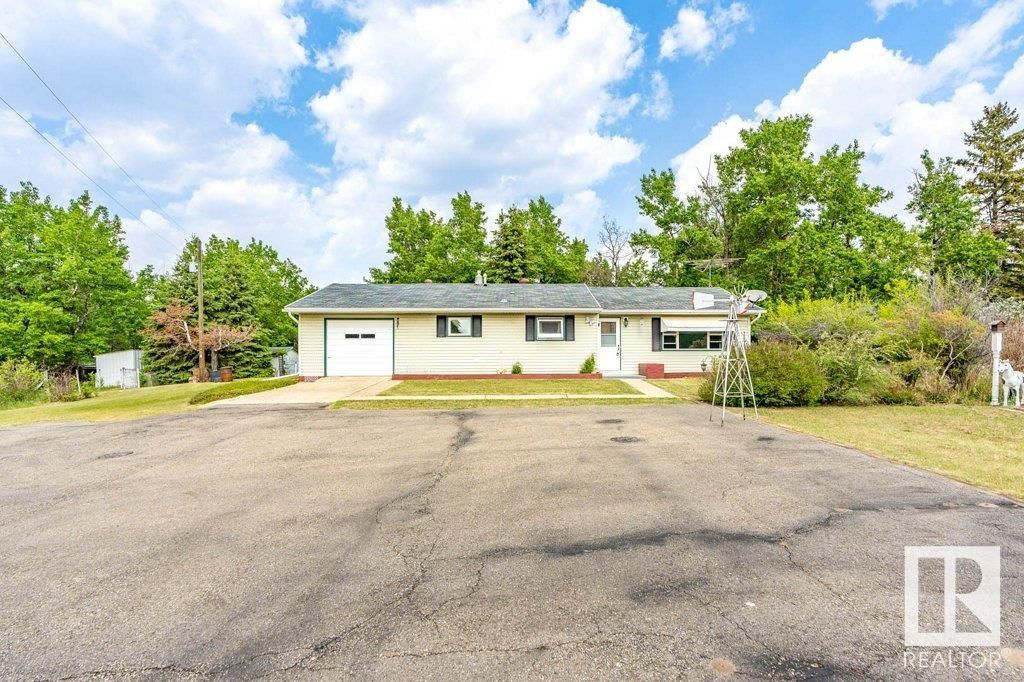 Main Photo: 240082 Twp Rd 472: Rural Wetaskiwin County House for sale : MLS®# E4343474