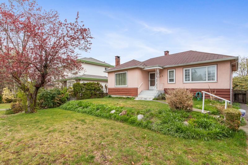 FEATURED LISTING: 3423 47TH Avenue East Vancouver