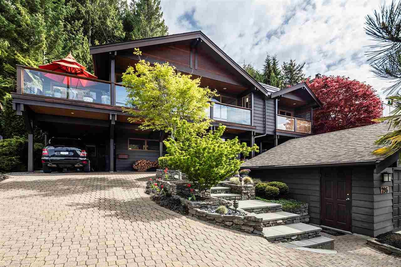 Main Photo: 296 NEWDALE Court in North Vancouver: Upper Delbrook House for sale : MLS®# R2383721
