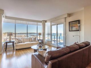 Photo 3: 402 9809 Seaport Pl in Sidney: Si Sidney North-East Condo for sale : MLS®# 892191