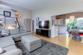 Photo 7: 1527 BALMORAL Avenue in Coquitlam: Harbour Place House for sale : MLS®# R2647698