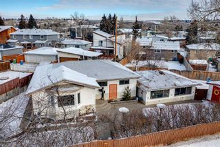Photo 2: 6512 36 Avenue NW in Calgary: Bowness Detached for sale : MLS®# A2108909