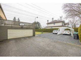 Photo 2: 7389 122A Street in Surrey: West Newton House for sale : MLS®# R2816220