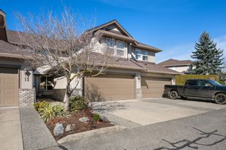 Photo 2: 13 2525 YALE Court in Abbotsford: Abbotsford East Townhouse for sale in "Yale Court" : MLS®# R2758824
