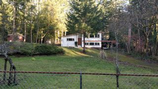 Photo 1: 13701 Long Lake Road in Ladysmith: House for rent