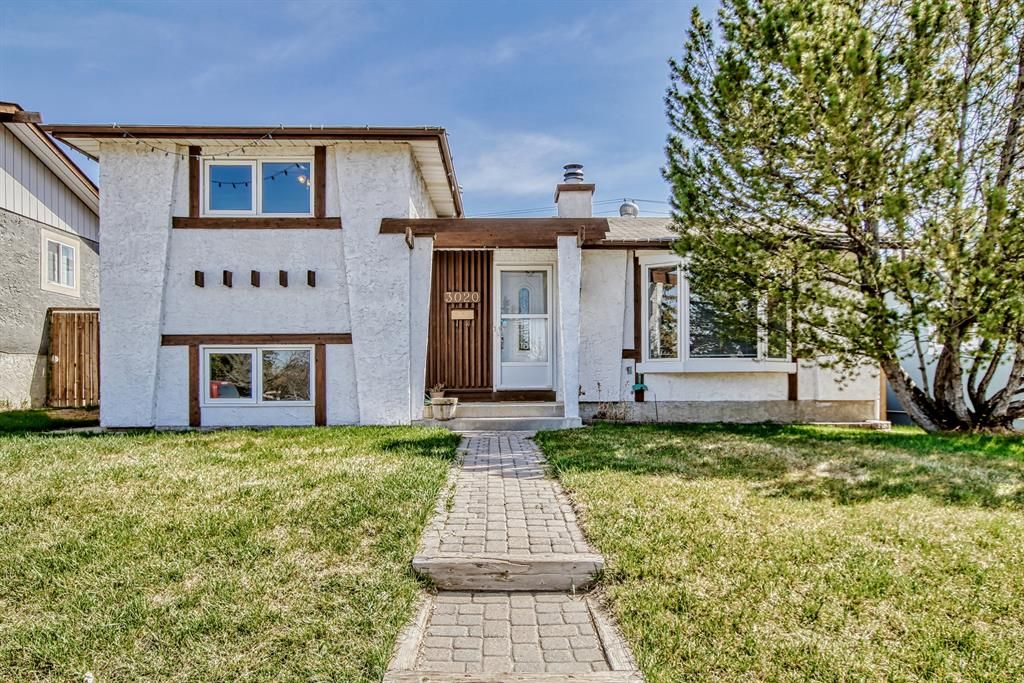 Main Photo: 3020 Rundleside Drive NE in Calgary: Rundle Detached for sale : MLS®# A2044879