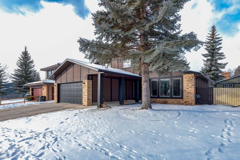 Main Photo: 312 Woodfield Road SW in Calgary: Woodbine Detached for sale : MLS®# A2106995