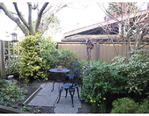 Photo 8: Photos: 32 11291 7TH Avenue in Richmond: Steveston Villlage Townhouse for sale in "MARINERS  VILLAGE" : MLS®# V702652