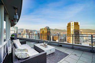 Photo 1: 3706 833 SEYMOUR Street in Vancouver: Downtown VW Condo for sale in "CAPITOL RESIDENCES" (Vancouver West)  : MLS®# R2335417