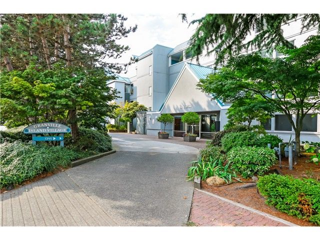 Main Photo: 306 1345 W 4TH Avenue in Vancouver: False Creek Condo for sale in "GRANVILLE ISLAND VILLAGE" (Vancouver West)  : MLS®# V1079641