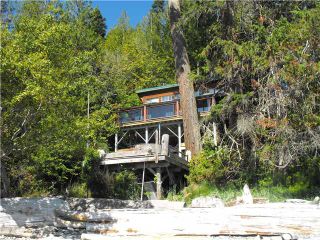 Photo 1: 8227 REDROOFFS Road in Halfmoon Bay: Halfmn Bay Secret Cv Redroofs House for sale (Sunshine Coast)  : MLS®# V910584