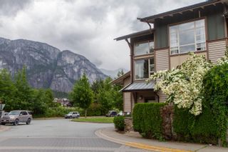 Photo 2: 1220 VILLAGE GREEN Way in Squamish: Downtown SQ Townhouse for sale in "Eaglewind Talon" : MLS®# R2900434