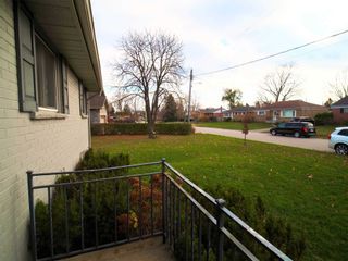 Photo 4: 249 Kent Crescent in Burlington: Shoreacres House (Bungalow) for lease : MLS®# W5781841