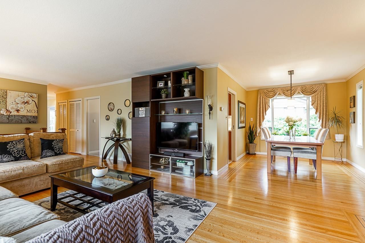 Photo 7: Photos: 7587 KRAFT PLACE in Burnaby: Government Road House for sale (Burnaby North)  : MLS®# R2614899