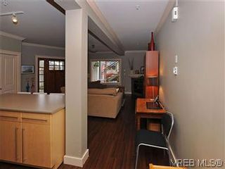 Photo 10: 5 2310 Wark St in VICTORIA: Vi Central Park Row/Townhouse for sale (Victoria)  : MLS®# 567630