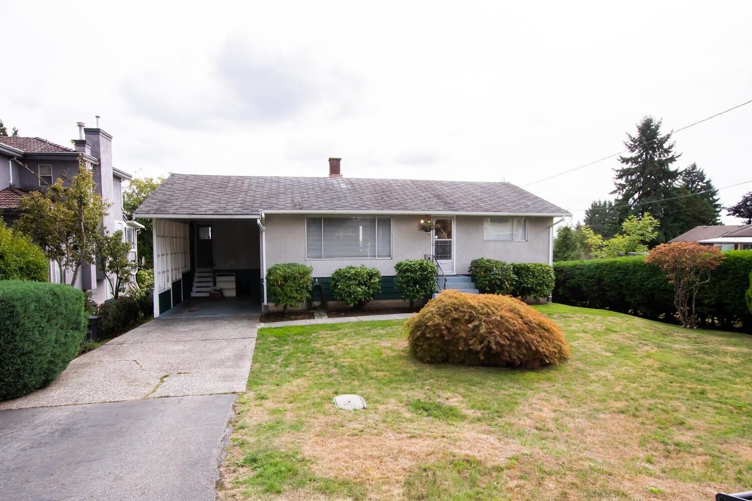 Main Photo: 914 WALLS Avenue in Coquitlam: Maillardville House for sale : MLS®# R2619675