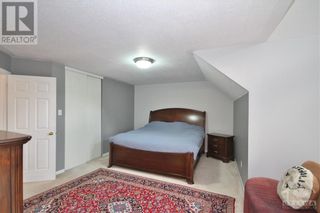 Photo 13: 212 ANNAPOLIS CIRCLE in Ottawa: House for sale : MLS®# 1373749
