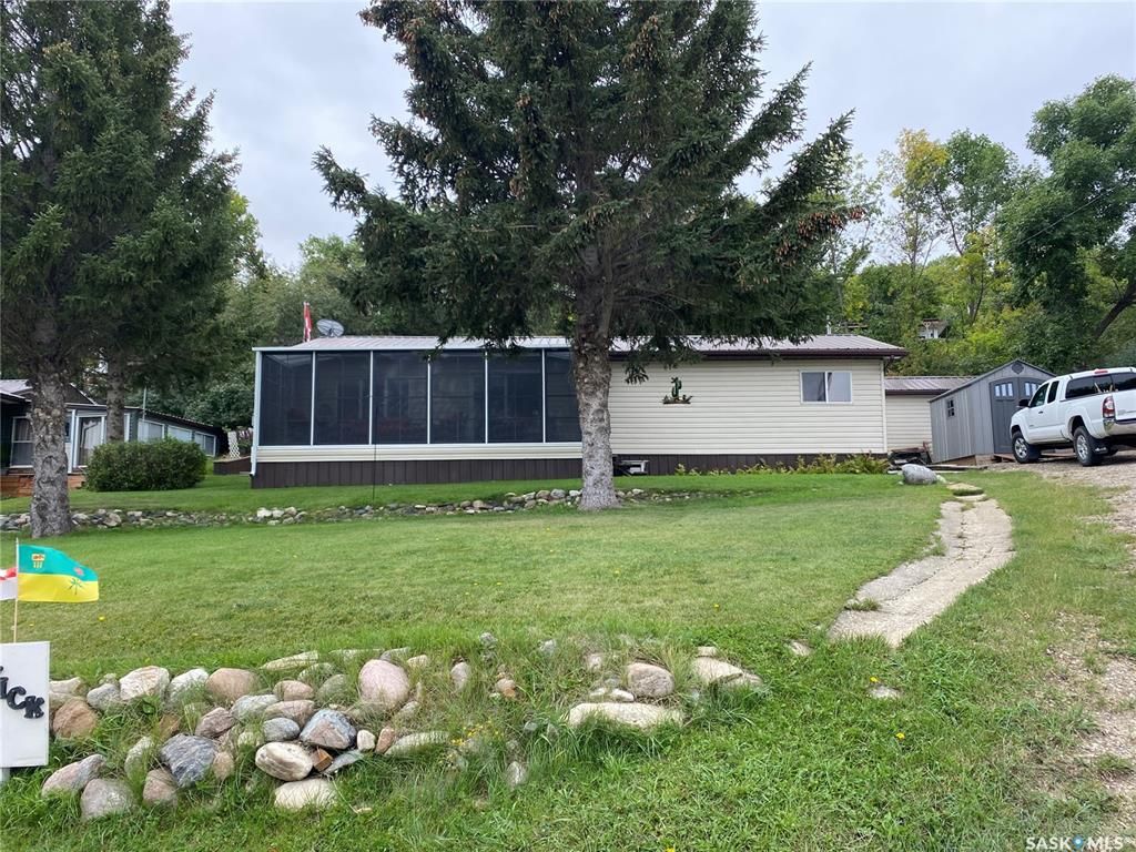 Main Photo: 775 Lakeside Drive in Buffalo Pound Lake: Residential for sale : MLS®# SK941676