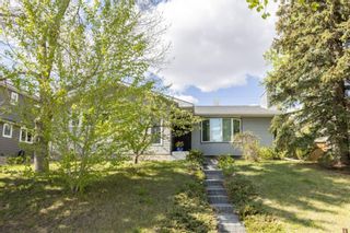 Photo 1: 5932 Silver Ridge Drive NW in Calgary: Silver Springs Detached for sale : MLS®# A1222255
