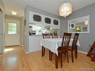 Photo 6: 1646 Myrtle Ave in VICTORIA: Vi Oaklands Row/Townhouse for sale (Victoria)  : MLS®# 741520