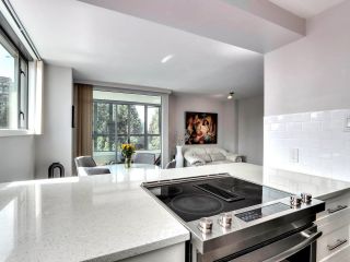Photo 4: 1002 1265 BARCLAY Street in Vancouver: West End VW Condo for sale in "DORCHESTOR TOWER" (Vancouver West)  : MLS®# R2780851