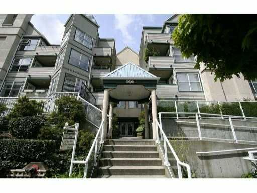 Main Photo: 110 509 Carnarvon Street in New Westminster: Downtown NW Condo for sale : MLS®# V826956