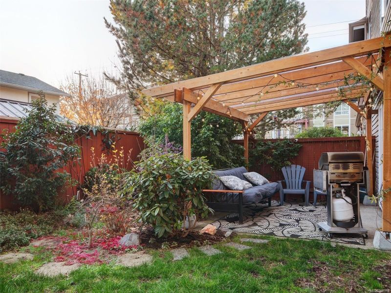 FEATURED LISTING: 6 - 2711 Jacklin Rd Langford