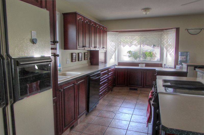 Photo 3: Photos: 112 Uplands Place in Penticton: Uplands/Redlands Residential Detached for sale : MLS®# 148929