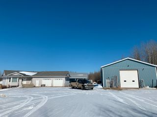 Photo 2: 15 TAZMA Crescent in Fort Nelson: Fort Nelson -Town House for sale : MLS®# R2680771