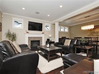 Photo 4: 3874 SOUTH VALLEY Dr in VICTORIA: SW Strawberry Vale House for sale (Saanich West)  : MLS®# 678940