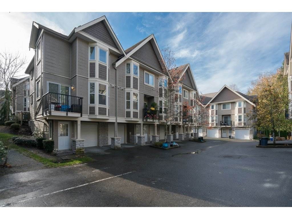 Main Photo: 16 33321 GEORGE FERGUSON Way in Abbotsford: Central Abbotsford Townhouse for sale in "CEDAR LANE" : MLS®# R2222167
