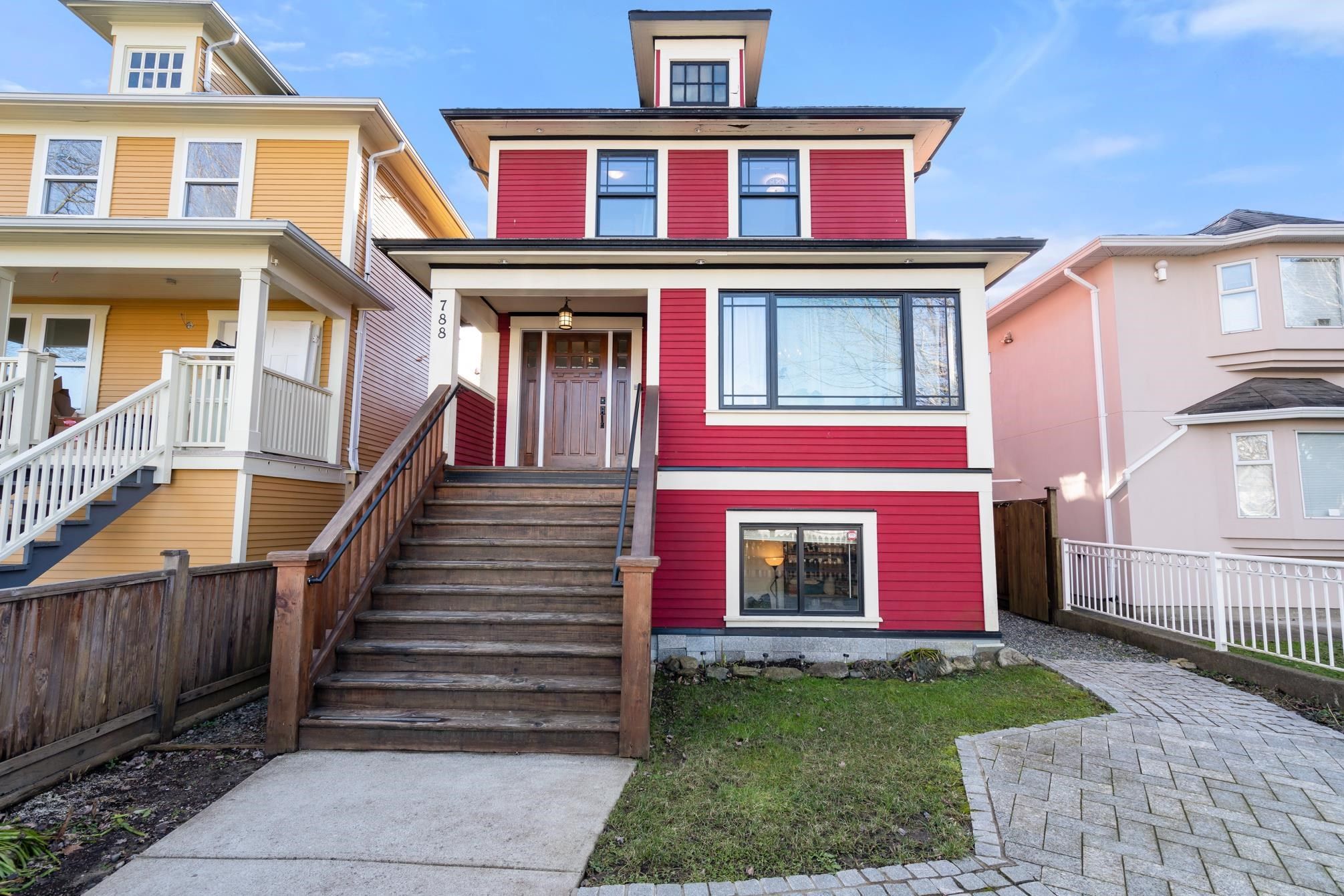 Main Photo: 788 E 21ST Avenue in Vancouver: Fraser VE House for sale in "BIG RED" (Vancouver East)  : MLS®# R2649703