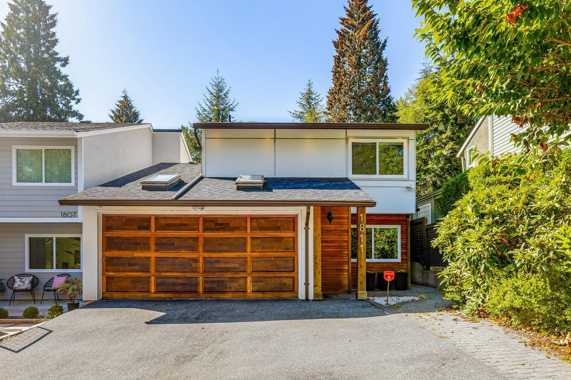 Main Photo: 1811 RUFUS Drive in North Vancouver: Westlynn House for sale : MLS®# R2725824