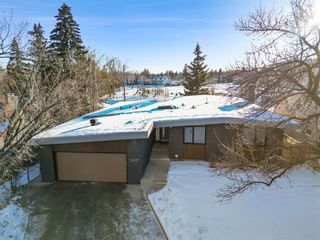 Photo 2: 2419 Charlebois Drive NW in Calgary: Charleswood Detached for sale : MLS®# A2018186