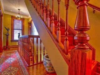 Photo 2: 879 GEORGIA Street: Mount Pleasant VE Home for sale ()  : MLS®# V844536
