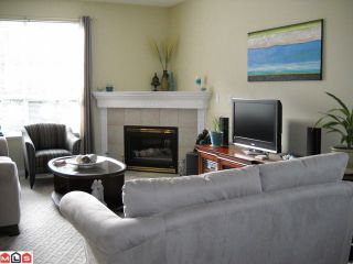Photo 2: 86 14468 73A Avenue in Surrey: East Newton Townhouse for sale in "THE SUMMIT" : MLS®# F1023444