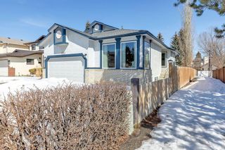 Photo 2: 713 Woodbriar Place SW in Calgary: Woodbine Detached for sale : MLS®# A2036162