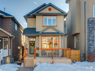 Photo 1: 2011 32 Avenue SW in Calgary: South Calgary Detached for sale : MLS®# A1060898