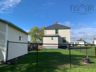 Photo 12: 28 Cowan Street in Springhill: 102S-South Of Hwy 104, Parrsboro and area Residential for sale (Northern Region)  : MLS®# 202125256